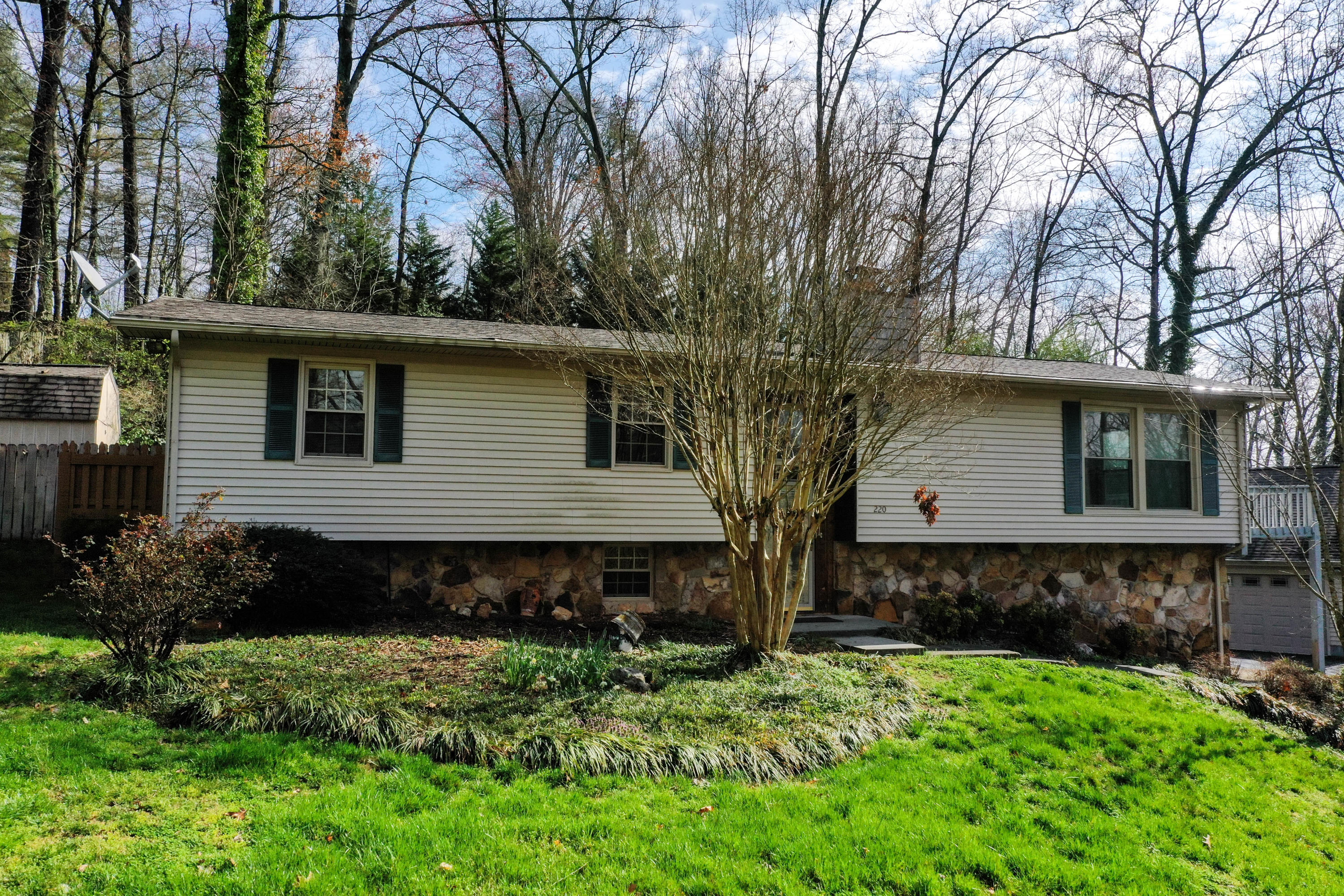 220 Orchard Knob Road Clinton, TN 37716 - Photo 3 of 27 DJI_0337