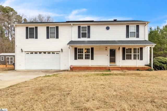 $219,500 | 1405 Chestnut Street, Laurens, SC 29360