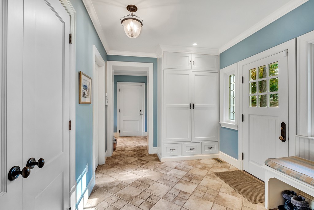 55 Alban Road Newton, MA 02468 - Photo 13 of 29