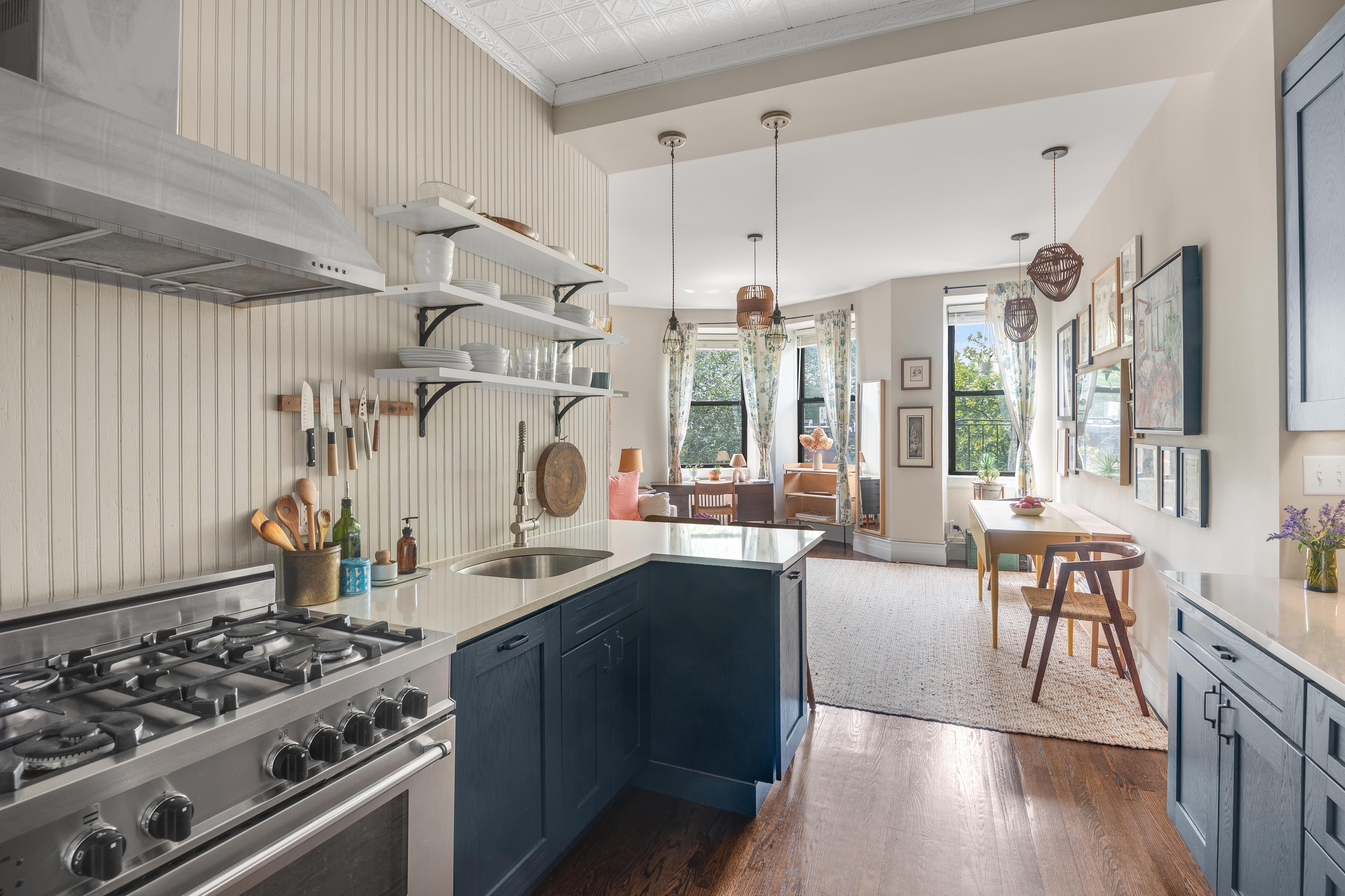 175 Amity Street, Unit D3 Brooklyn, NY 11201 - Photo 5 of 10 a kitchen with lots of counter top space