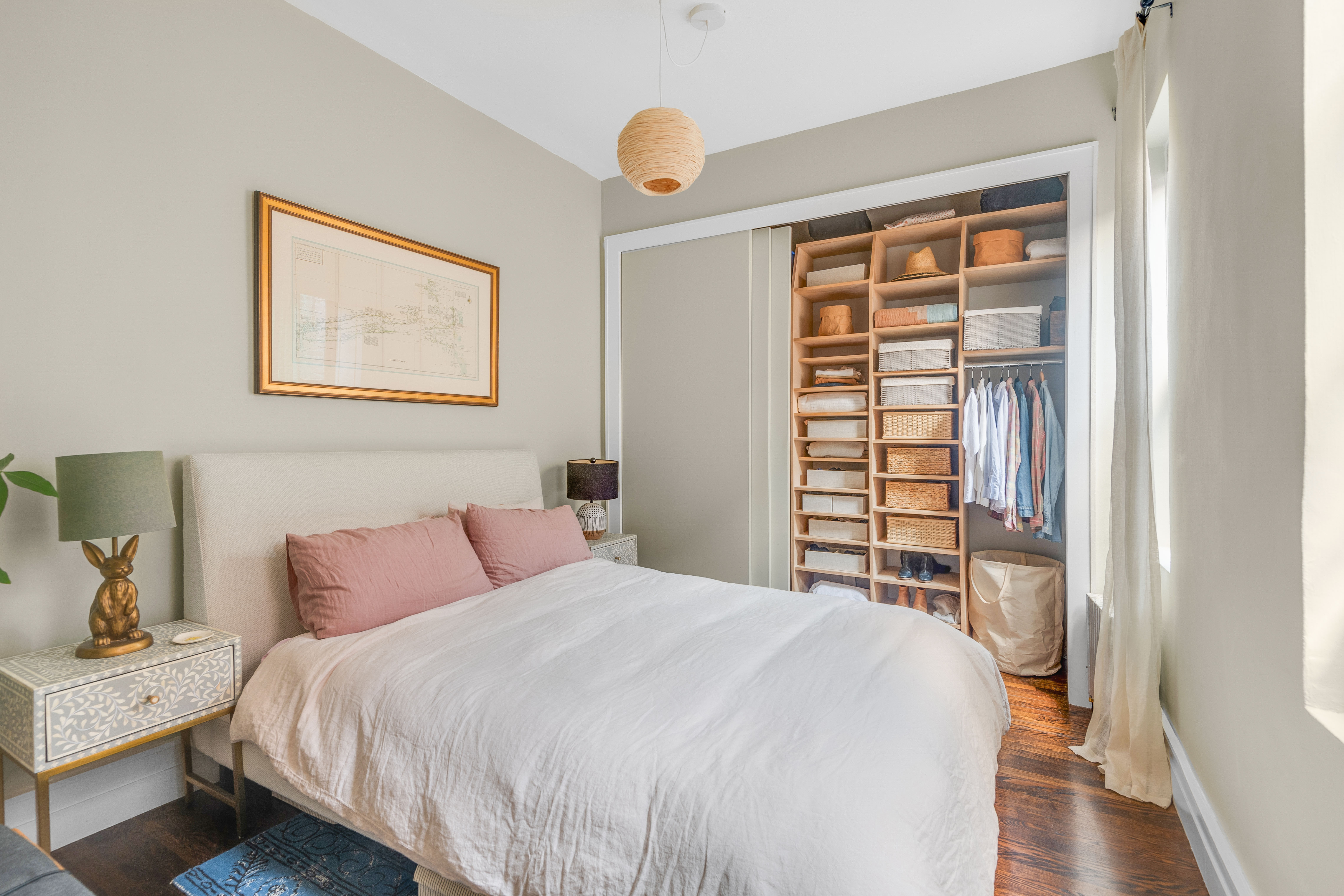 175 Amity Street, Unit D3 Brooklyn, NY 11201 - Photo 6 of 10 a bedroom with a bed and a window