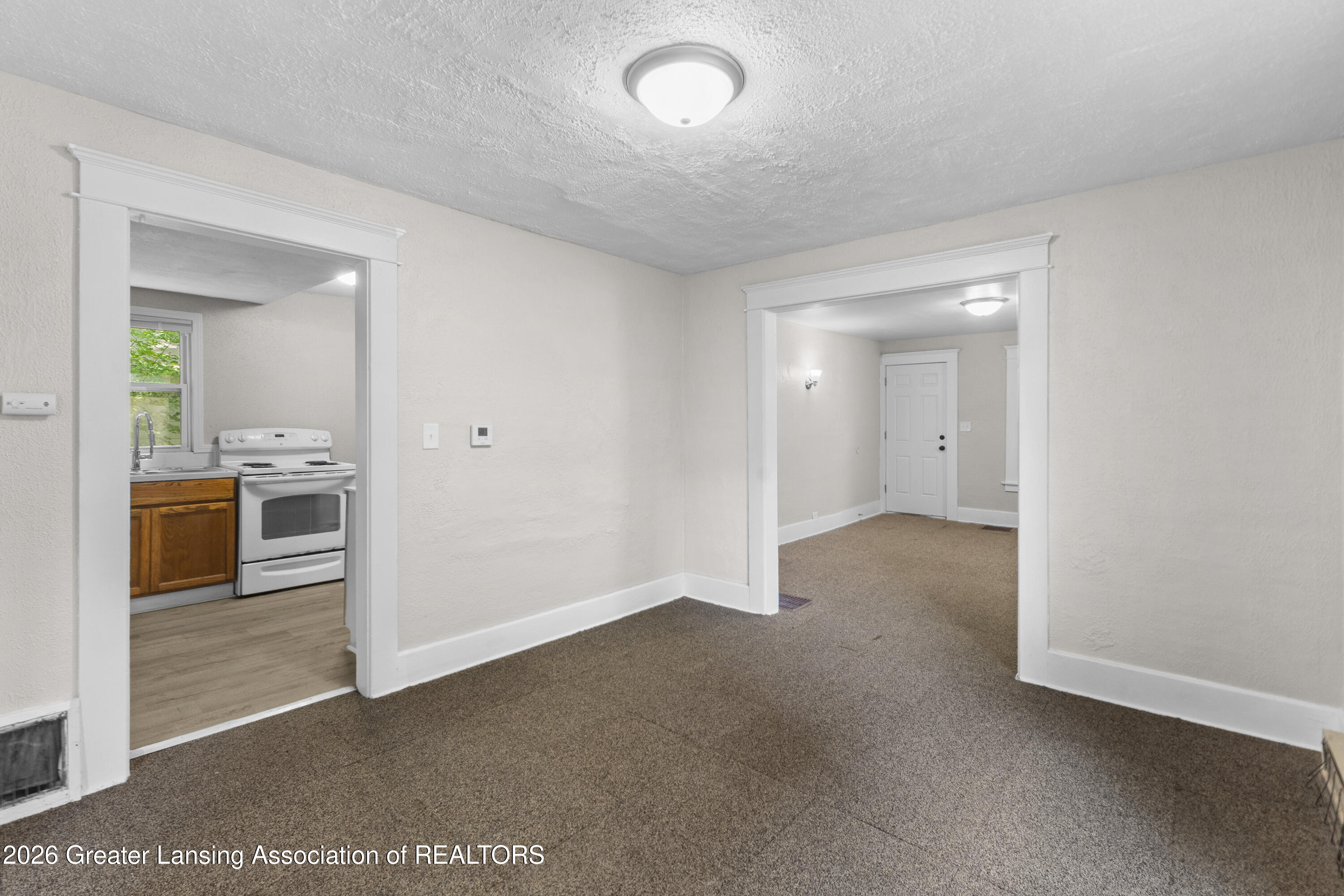607 Shepard Street Lansing, MI 48912 - Photo 14 of 35 IMG_3115