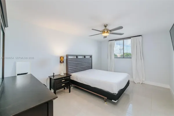 $3,850 | 1688 West Avenue, Unit 305, Miami Beach, FL 33139