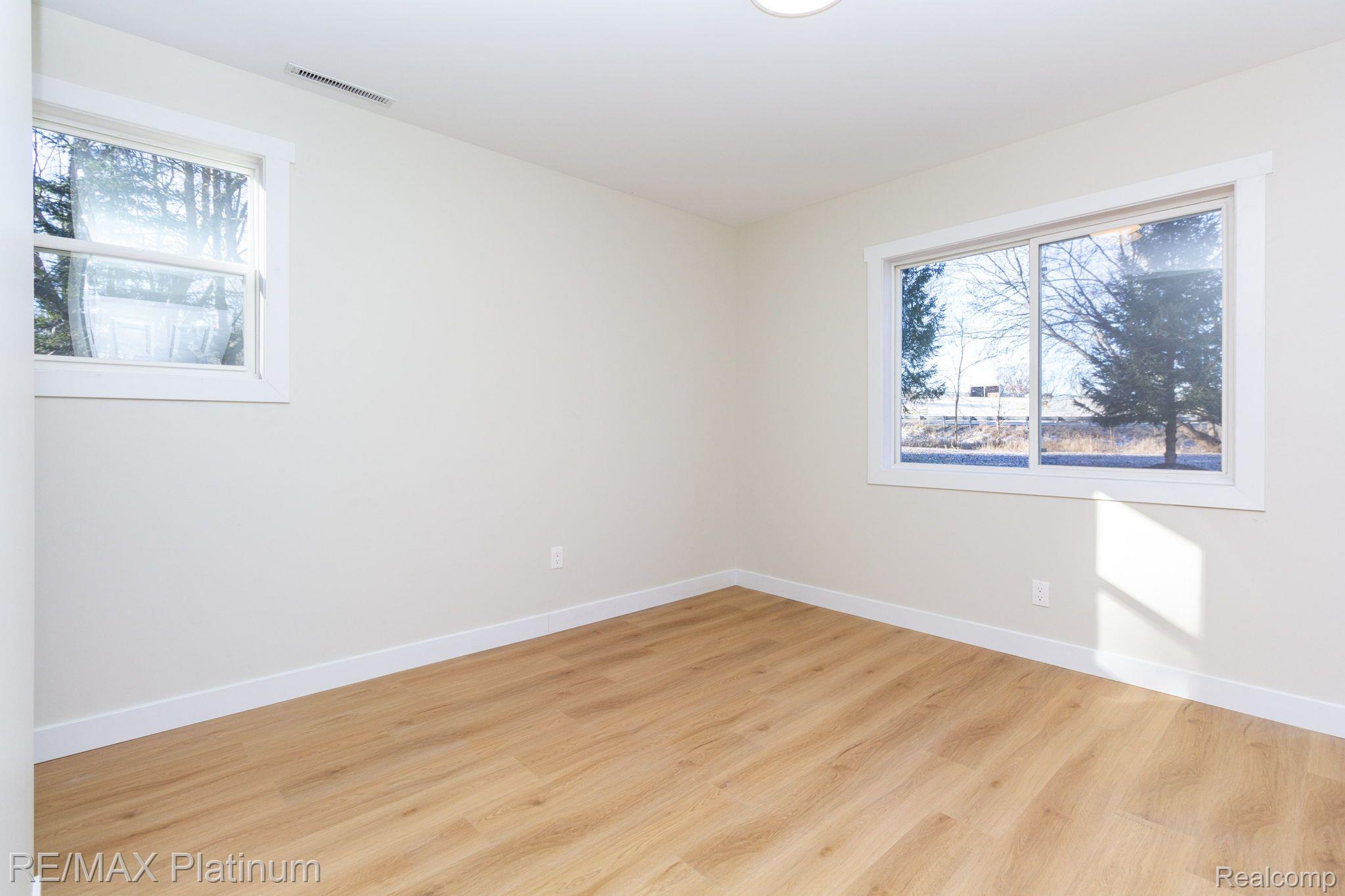14875 Holmes Road Gregory, MI 48137 - Photo 19 of 73 First Floor office/family room