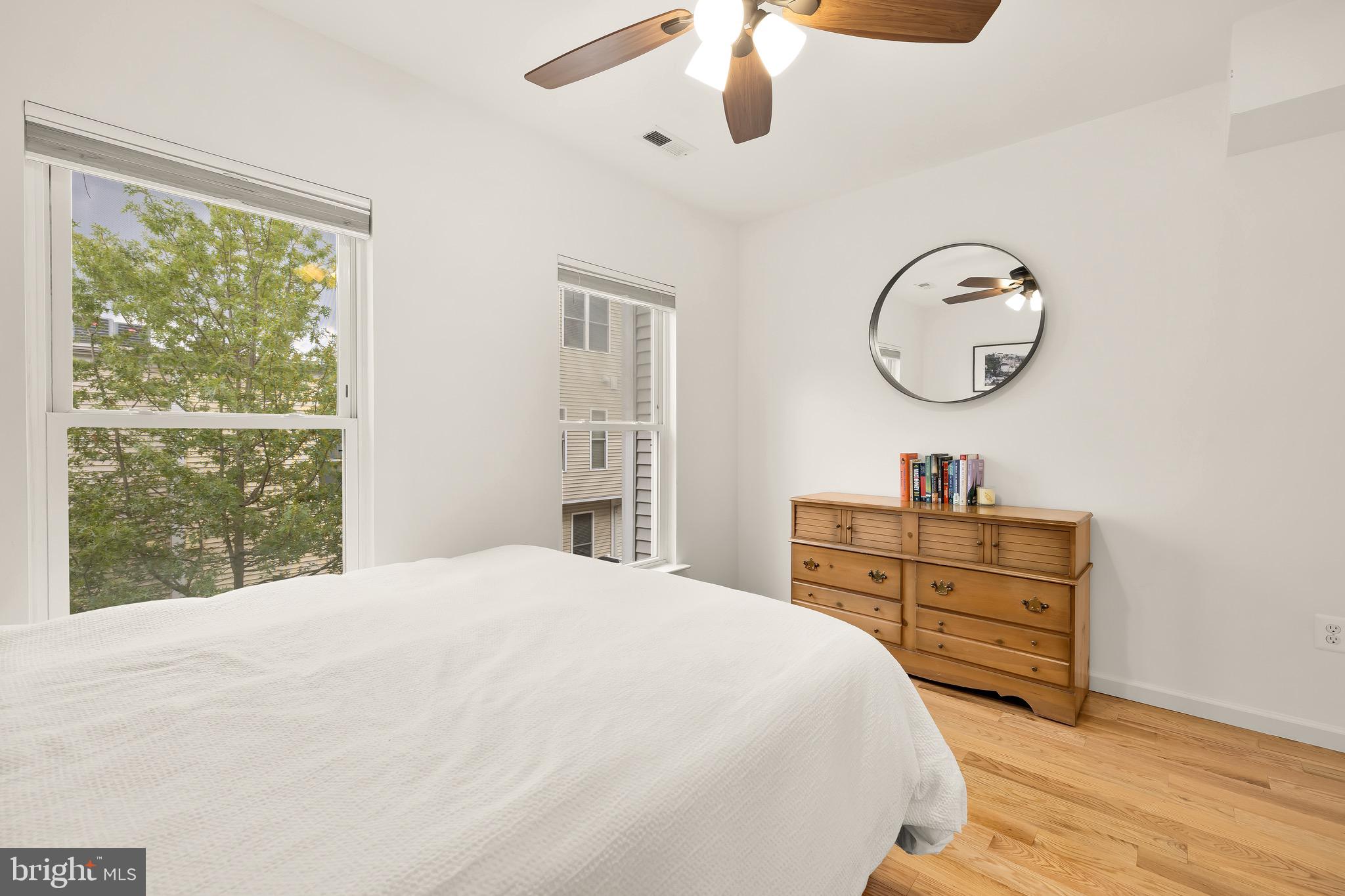 353 L Street Southeast Washington, DC 20003 - Photo 16 of 40