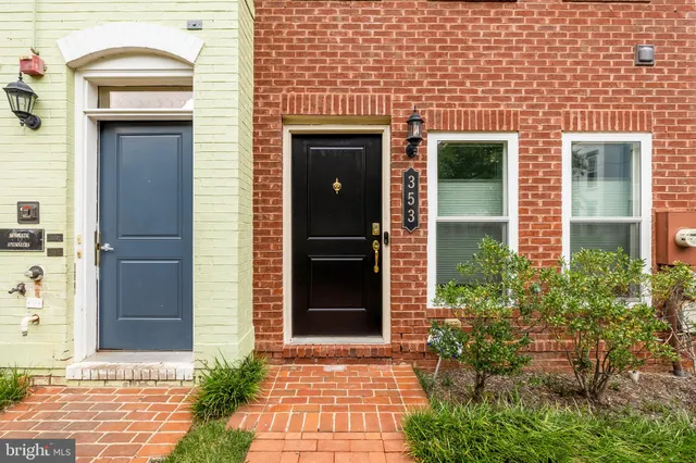 $980,000 | 353 L Street Southeast, Washington, DC 20003