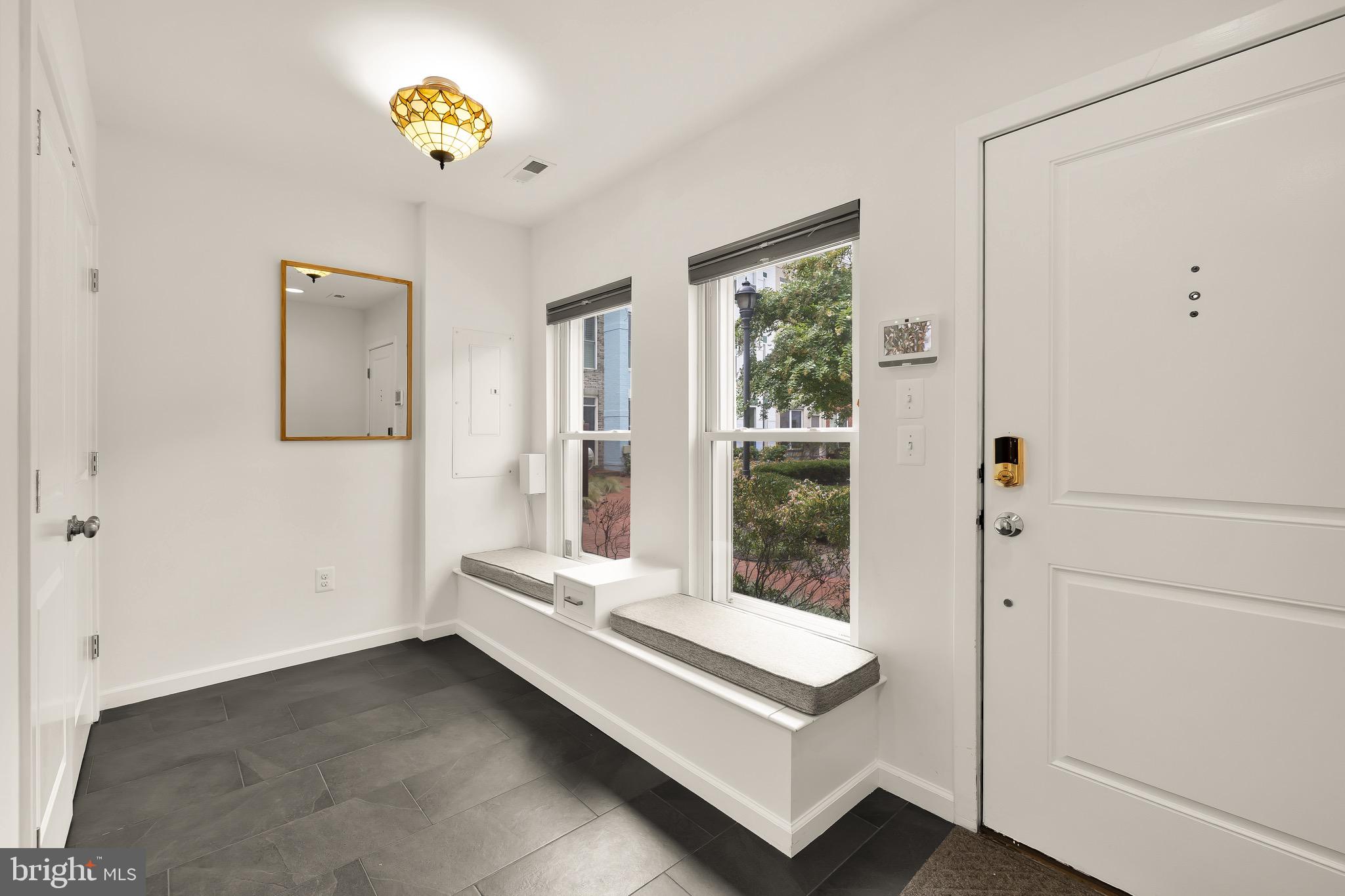 353 L Street Southeast Washington, DC 20003 - Photo 4 of 40