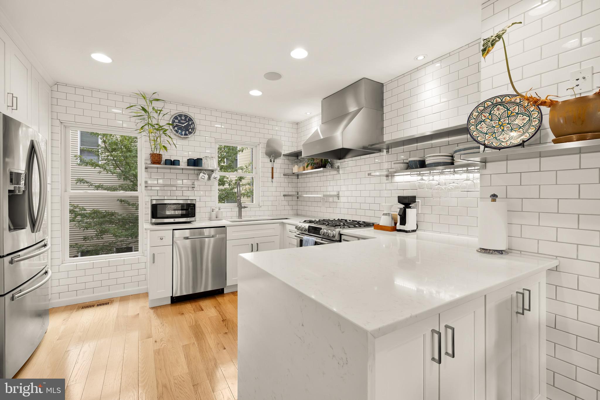 353 L Street Southeast Washington, DC 20003 - Photo 6 of 40