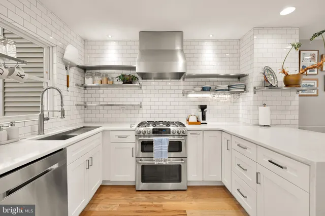 $980,000 | 353 L Street Southeast, Washington, DC 20003