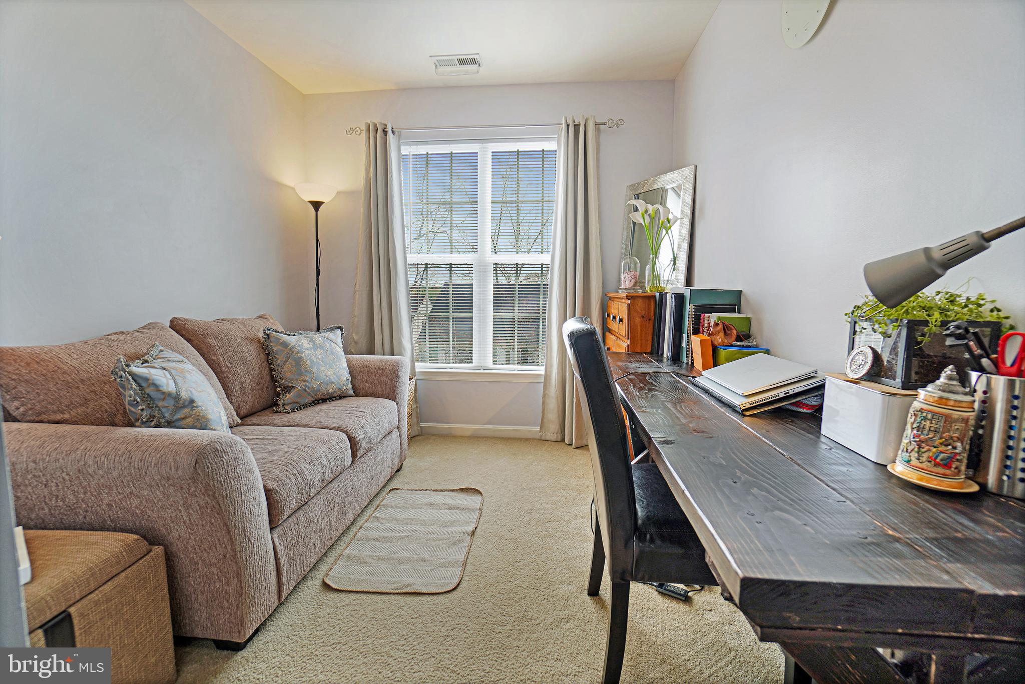 5985 Florey Road Hanover, MD 21076 - Photo 27 of 59 Sitting Area in Primary Bedroom