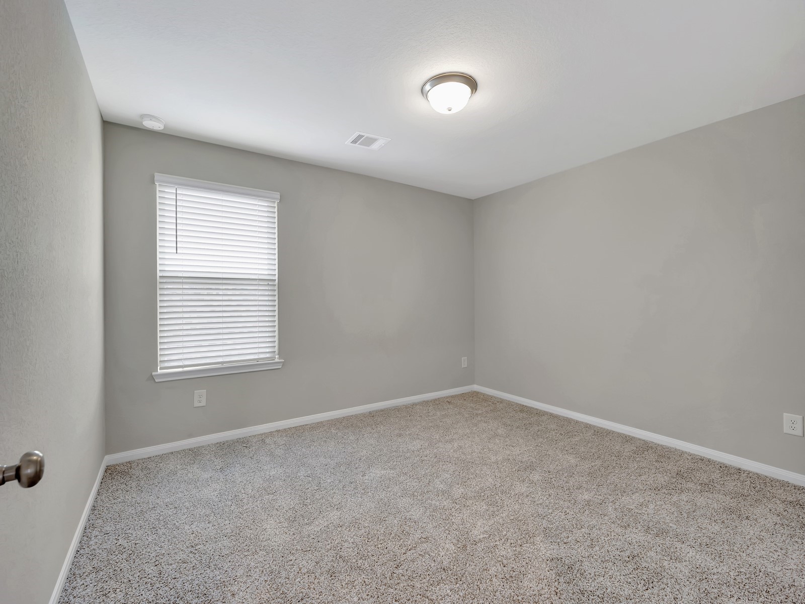 5725 Adamite Way Houston, TX 77048 - Photo 21 of 29 Photo is not of the actual home, but is an inspirational photo of builder’s model home and may depict options, furnishings, and/or decorator features that are not included
