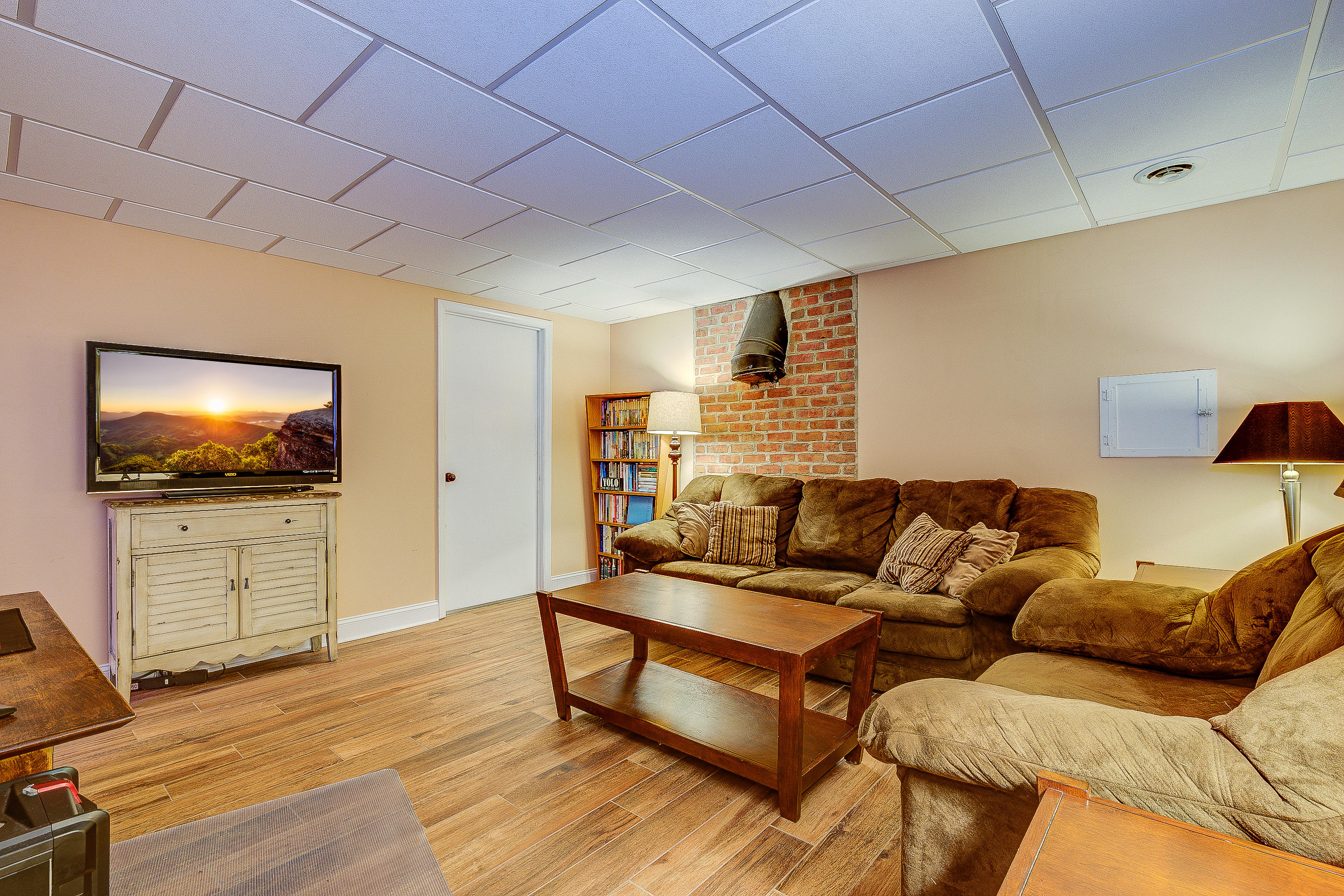 1725 Green Ridge Road Salem, VA 24153 - Photo 17 of 23 Family Room
