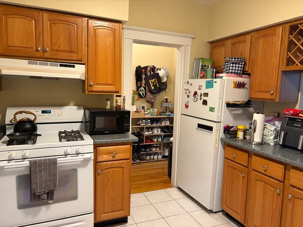 $2,600 | 1758 Commonwealth Avenue, Unit 6, Boston, MA 02135