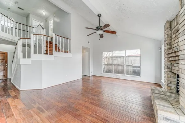 $1,900 | 1916 Woodland Hills Drive, Missouri City, TX 77489