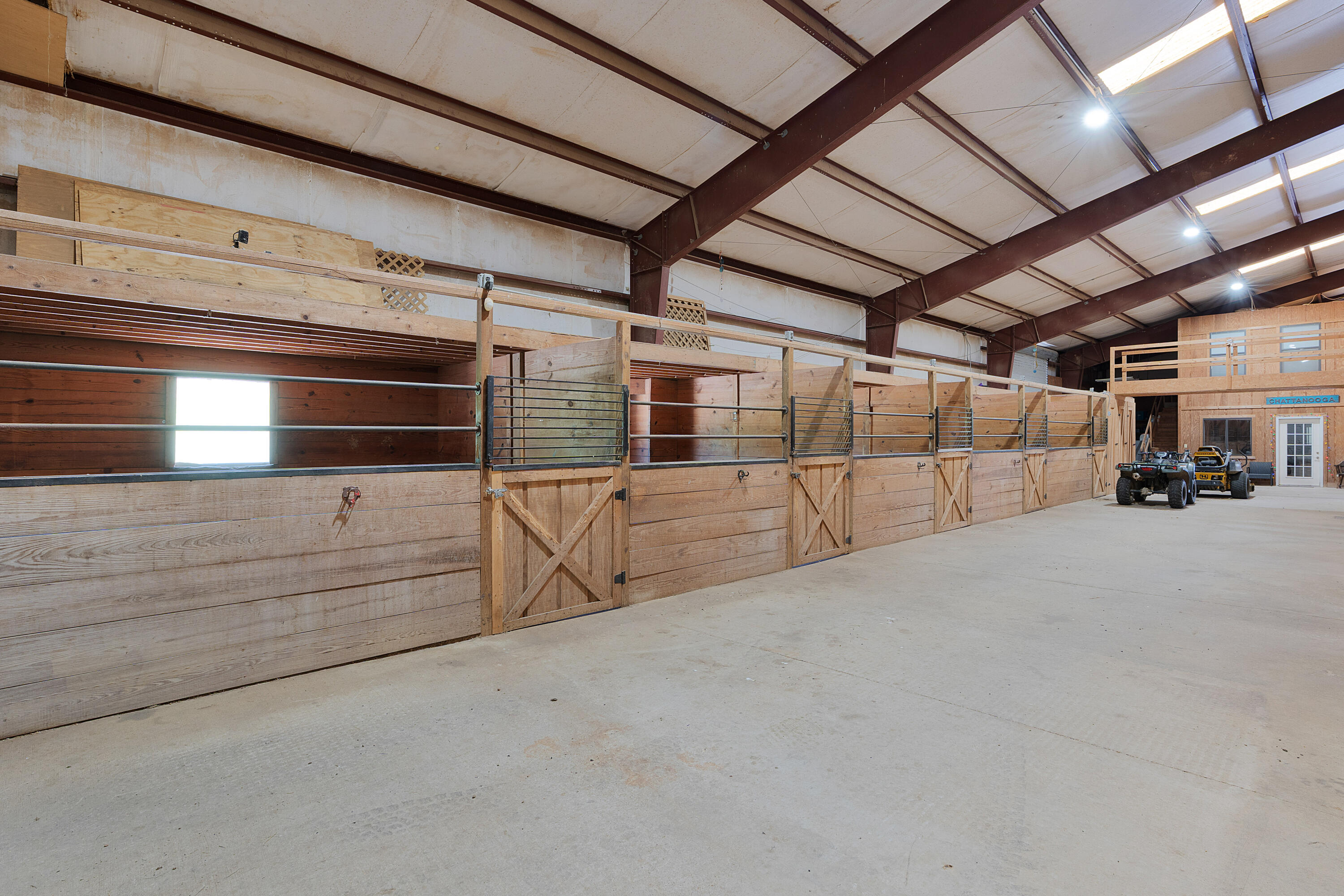 527 Reads Lake Road Chattanooga, TN 37415 - Photo 48 of 100 129 - 527 Reads Lake - Horse Barn
