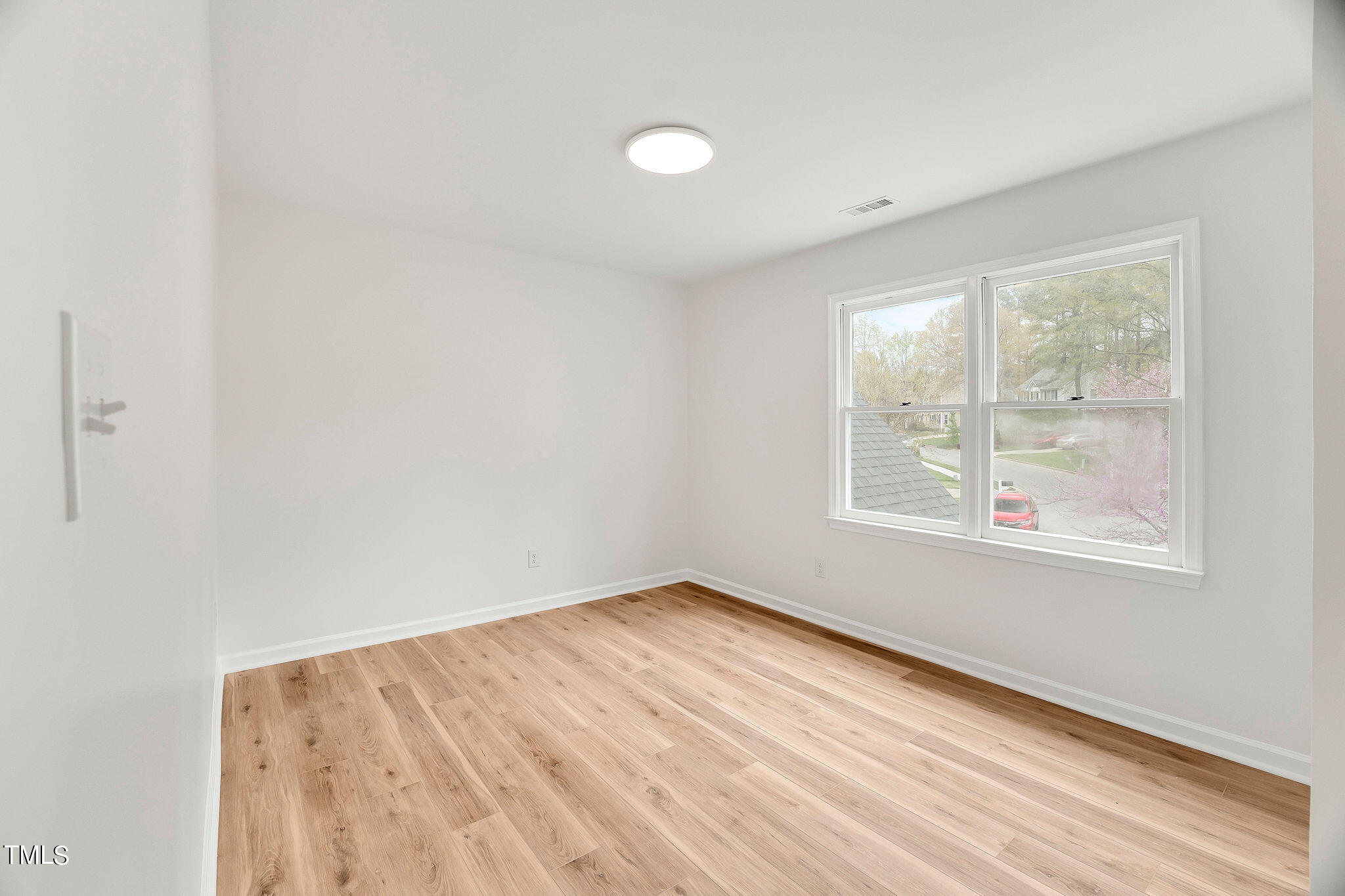 5628 Barham Court Raleigh, NC 27613 - Photo 39 of 52 P1167857