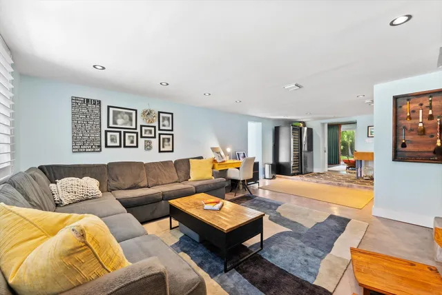 $2,167,565 | 1455 Northeast 4th Avenue, Boca Raton, FL 33432