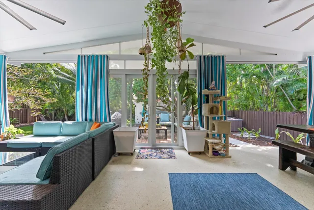 $2,167,565 | 1455 Northeast 4th Avenue, Boca Raton, FL 33432