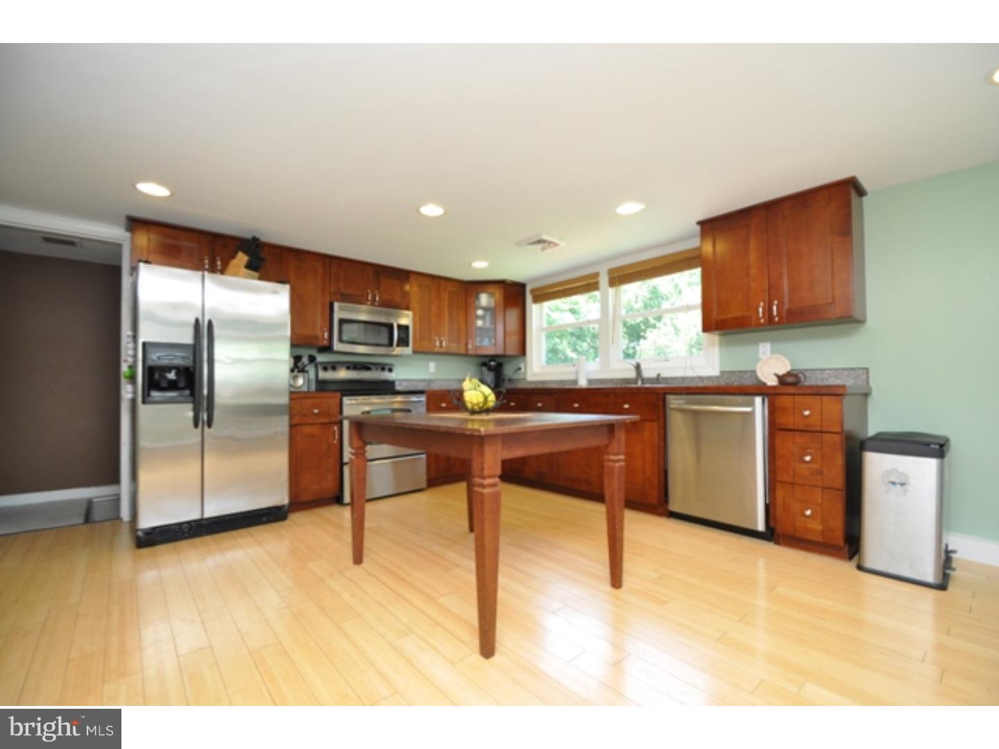 6347 Chapmans Road Allentown, PA 18106 - Photo 4 of 25 Gallery Image 4