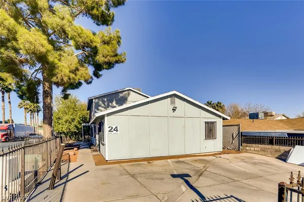 $890 | 24 Rose Circle, Unit A, North Las Vegas, NV 89030