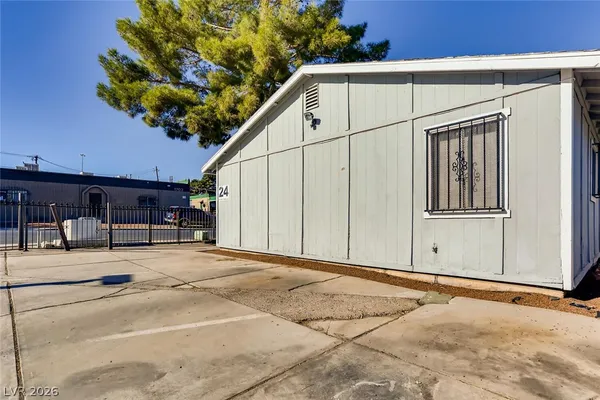 $890 | 24 Rose Circle, Unit A, North Las Vegas, NV 89030