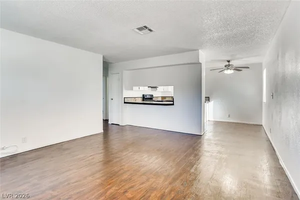 $890 | 24 Rose Circle, Unit A, North Las Vegas, NV 89030