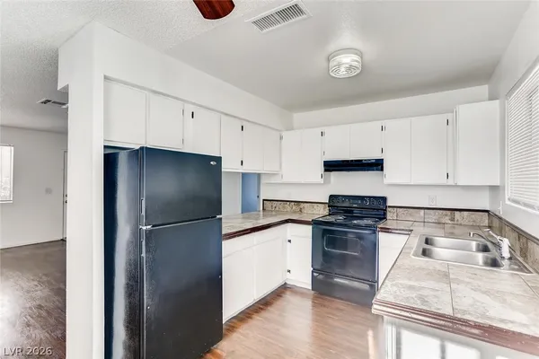 $890 | 24 Rose Circle, Unit A, North Las Vegas, NV 89030