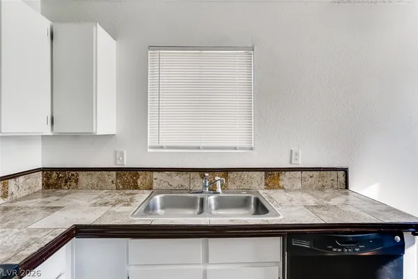 $890 | 24 Rose Circle, Unit A, North Las Vegas, NV 89030
