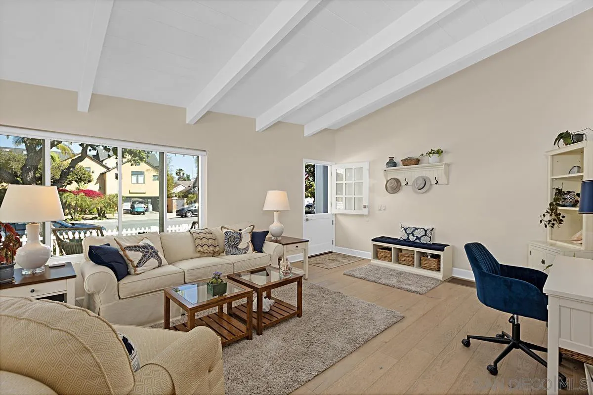 104 I Avenue Coronado, CA 92118 - Photo 3 of 34