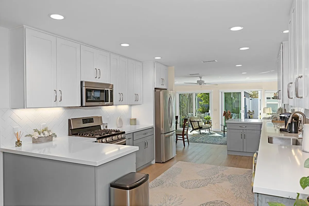 104 I Avenue Coronado, CA 92118 - Photo 5 of 34