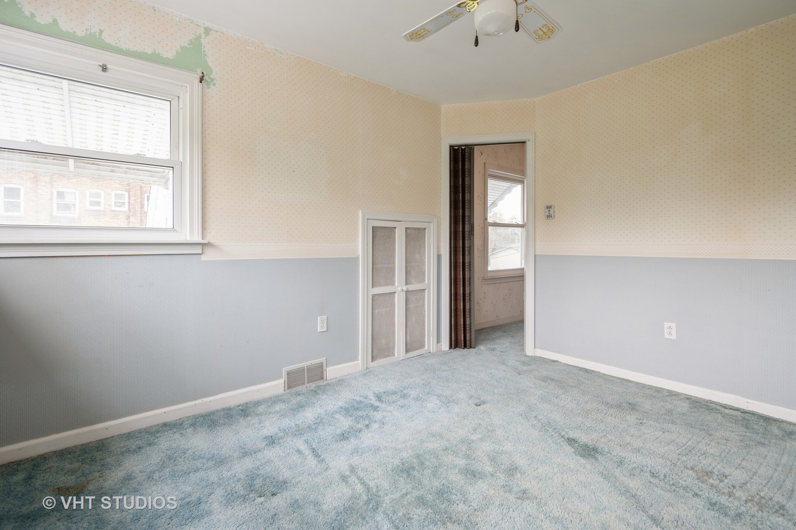 1657 Ridge Road Homewood, IL 60430 - Photo 13 of 19 a view of an empty room with a window