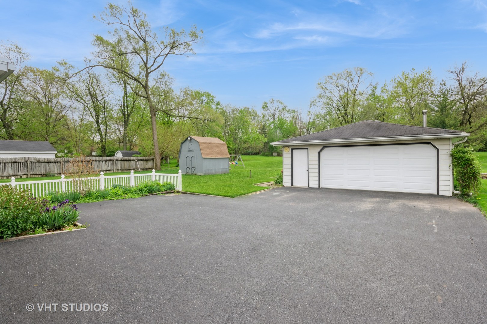 1657 Ridge Road Homewood, IL 60430 - Photo 17 of 19 a view of a outdoor space with a street