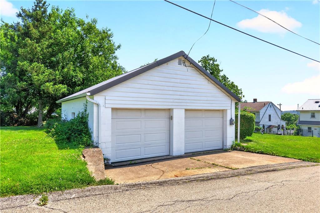 781 Elk Avenue Rochester, PA 15074 - Photo 2 of 50