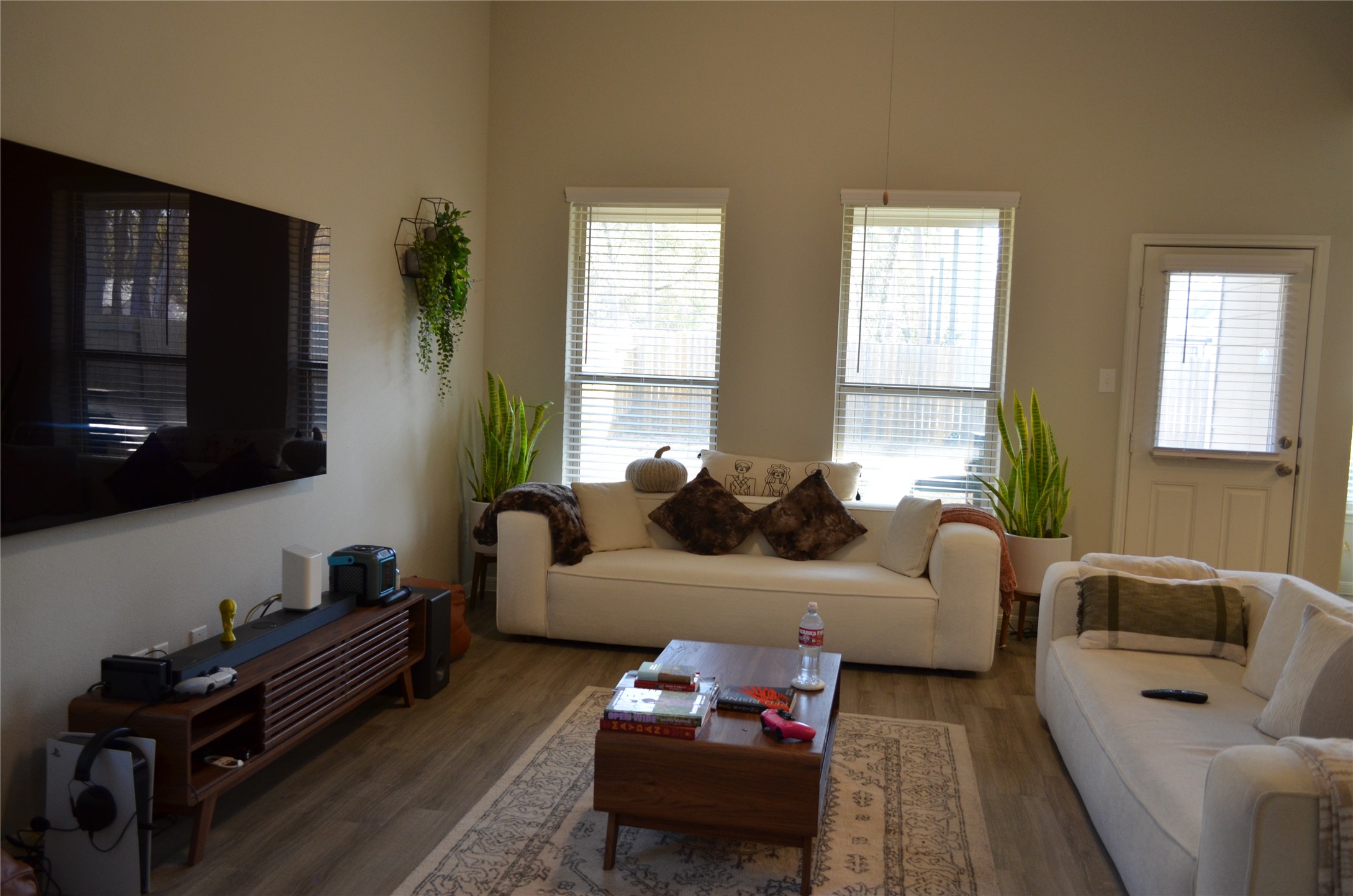 27094 Grey Fox Run Magnolia, TX 77354 - Photo 5 of 11 Living Room