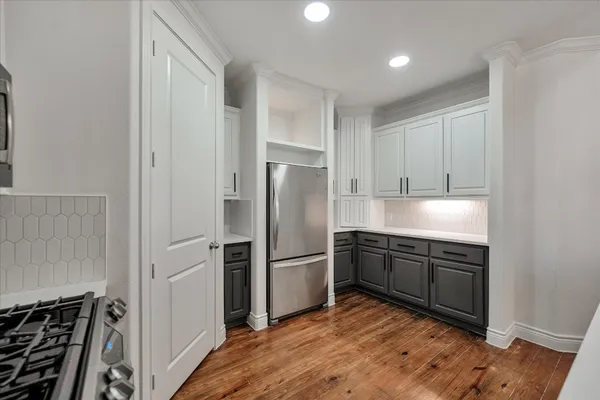 $2,100 | 119 Capetown Lane, Conroe, TX 77356