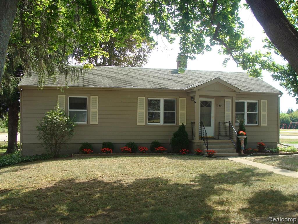 3811 North Mill Road Dryden, MI 48428 - Photo 2 of 5 Gallery Image 2