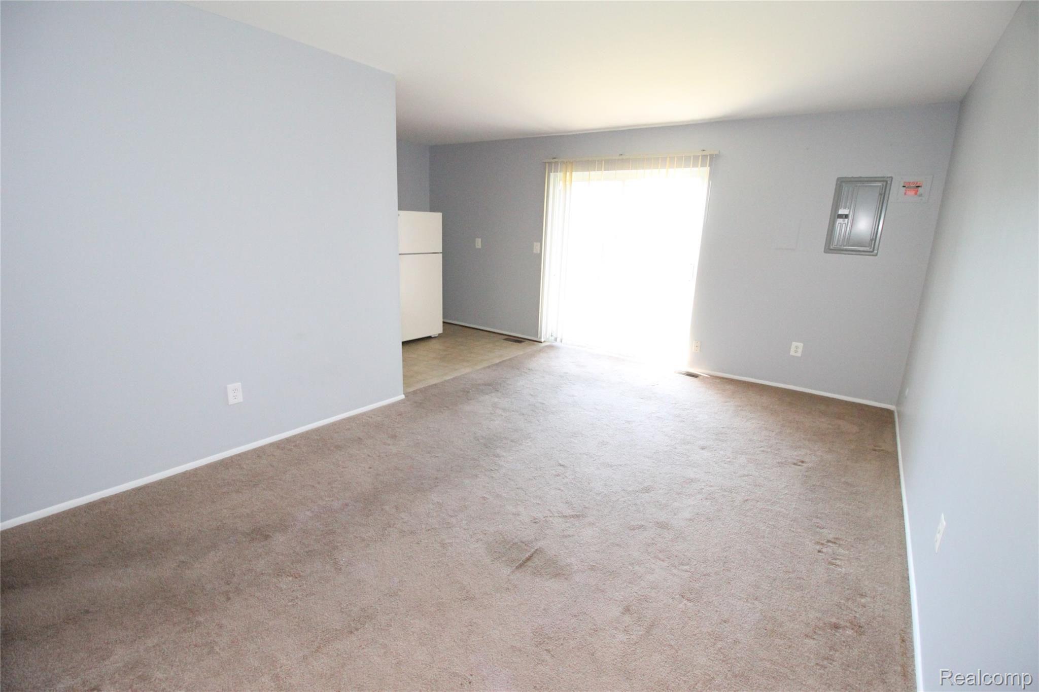 18030 Martin Road Roseville, MI 48066 - Photo 19 of 23 IMG_4032.JPG
