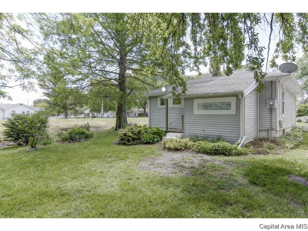 2029 East Keys Avenue Springfield, IL 62702 - Photo 3 of 30