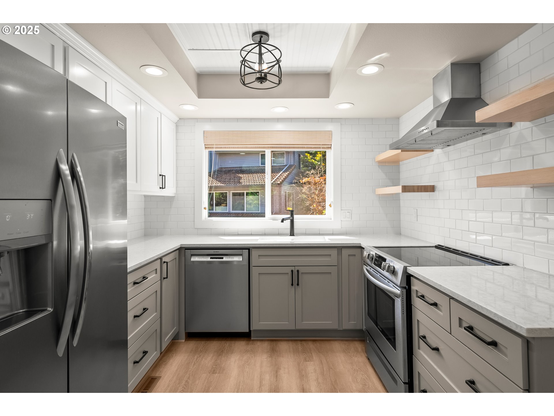 6233 Meridian Circle West Linn, OR 97068 - Photo 11 of 23 Kitchen