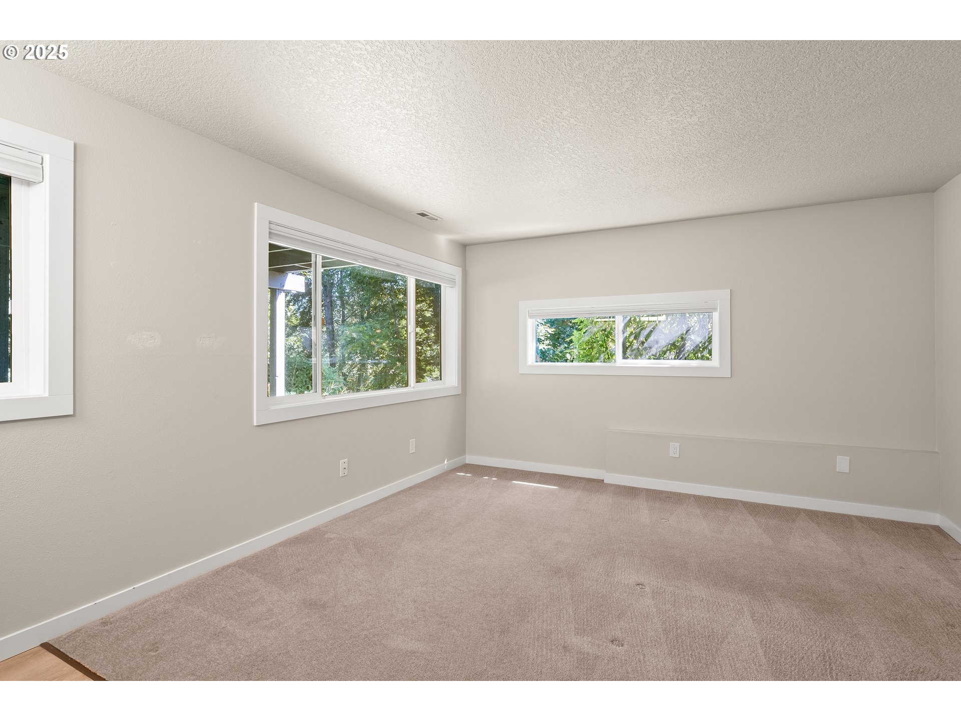 6233 Meridian Circle West Linn, OR 97068 - Photo 15 of 23 Owner's Suite Bedroom