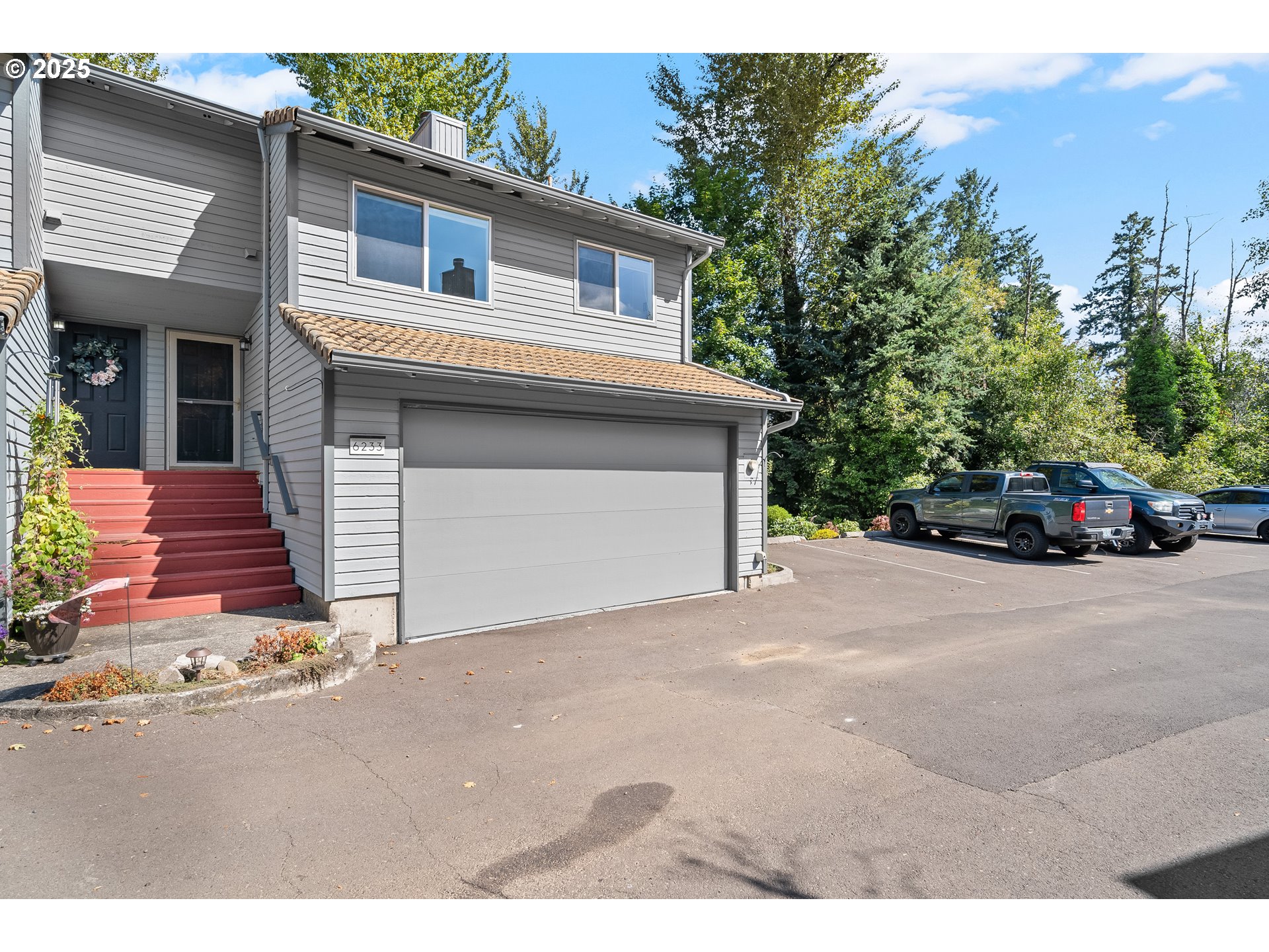 6233 Meridian Circle West Linn, OR 97068 - Photo 2 of 23 Exterior