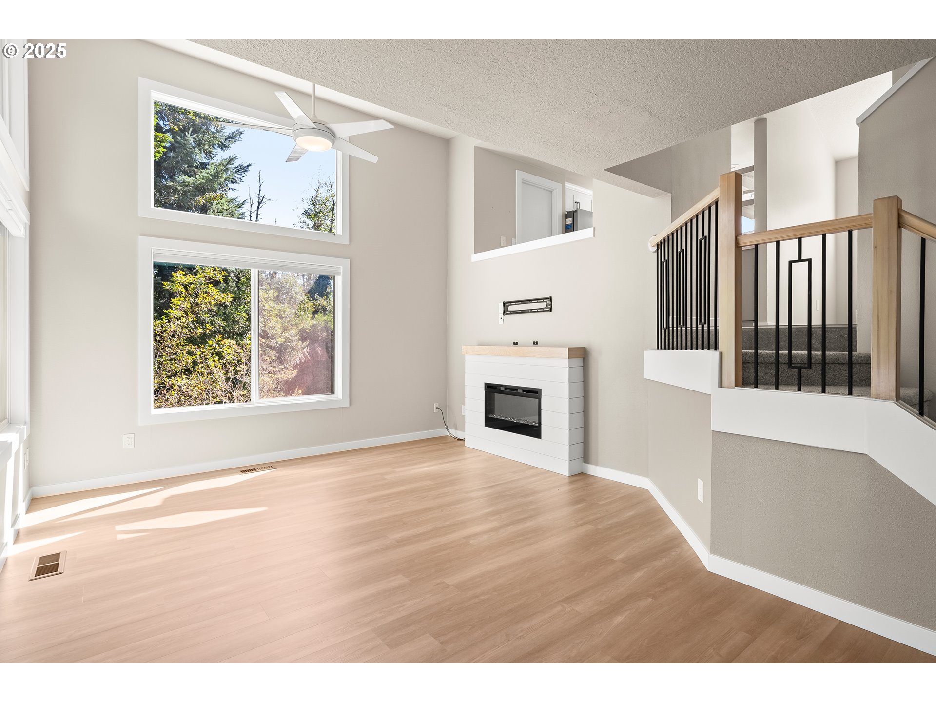 6233 Meridian Circle West Linn, OR 97068 - Photo 6 of 23