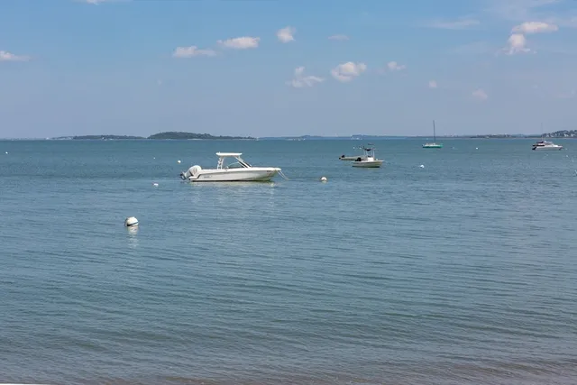 a view of room with an entryway