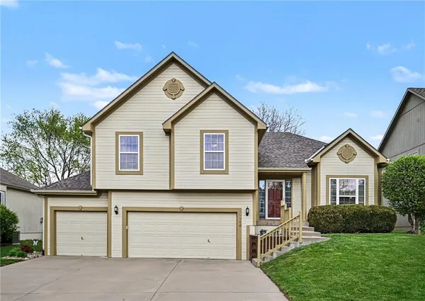 $425,000 | 3110 Northeast 91st Terrace, Kansas City, MO 64156