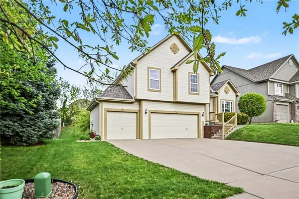 $425,000 | 3110 Northeast 91st Terrace, Kansas City, MO 64156