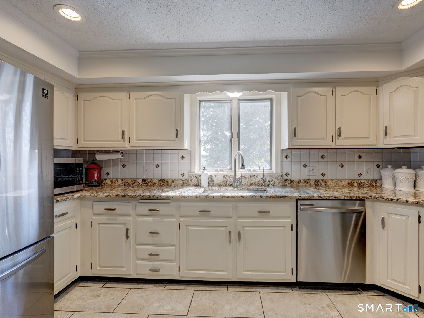 43 Raynor Street Southington, CT 06489 - Photo 11 of 38