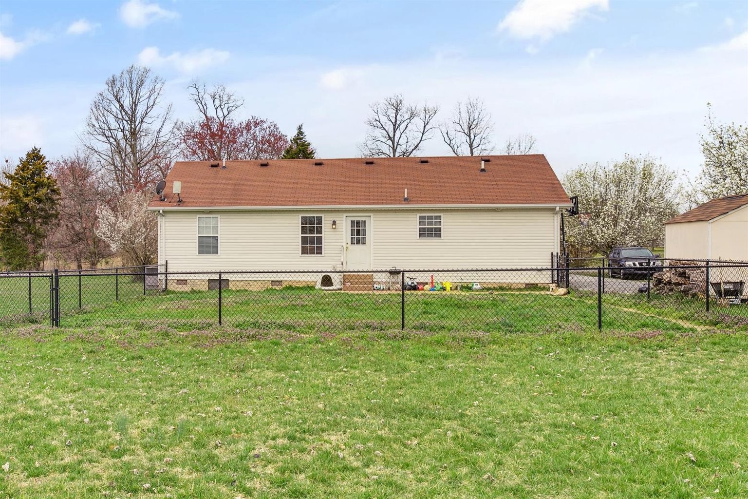 372 Freeland Road Portland, TN 37148 - Photo 33 of 41 a backyard of a house with lots of green space