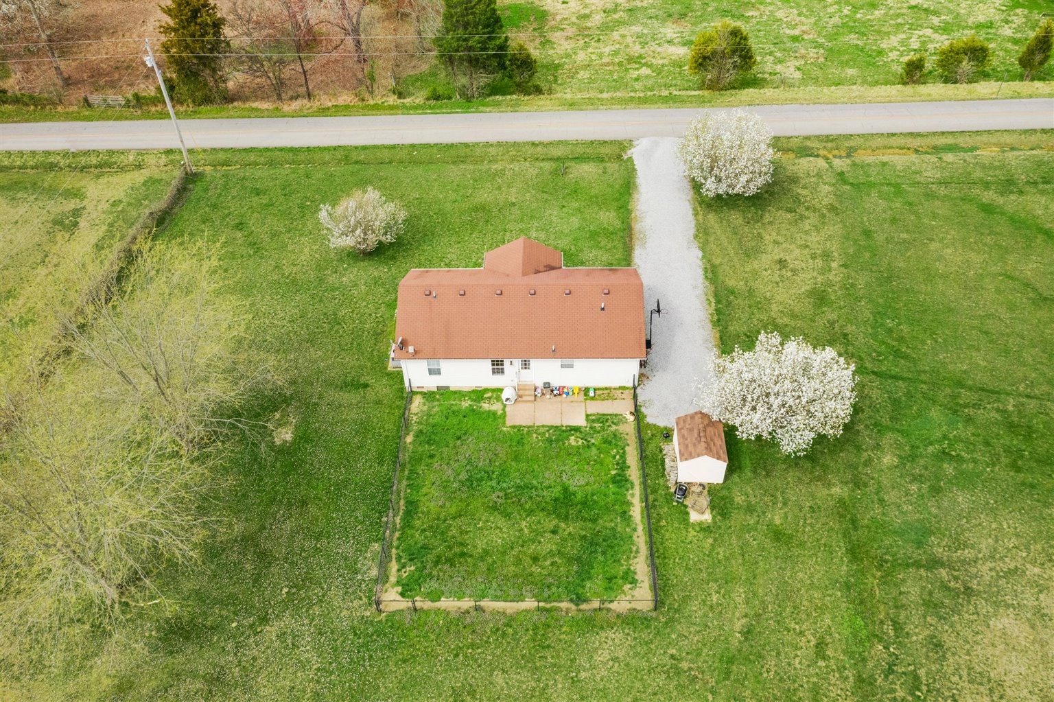 372 Freeland Road Portland, TN 37148 - Photo 37 of 41 a garden view with a lake view