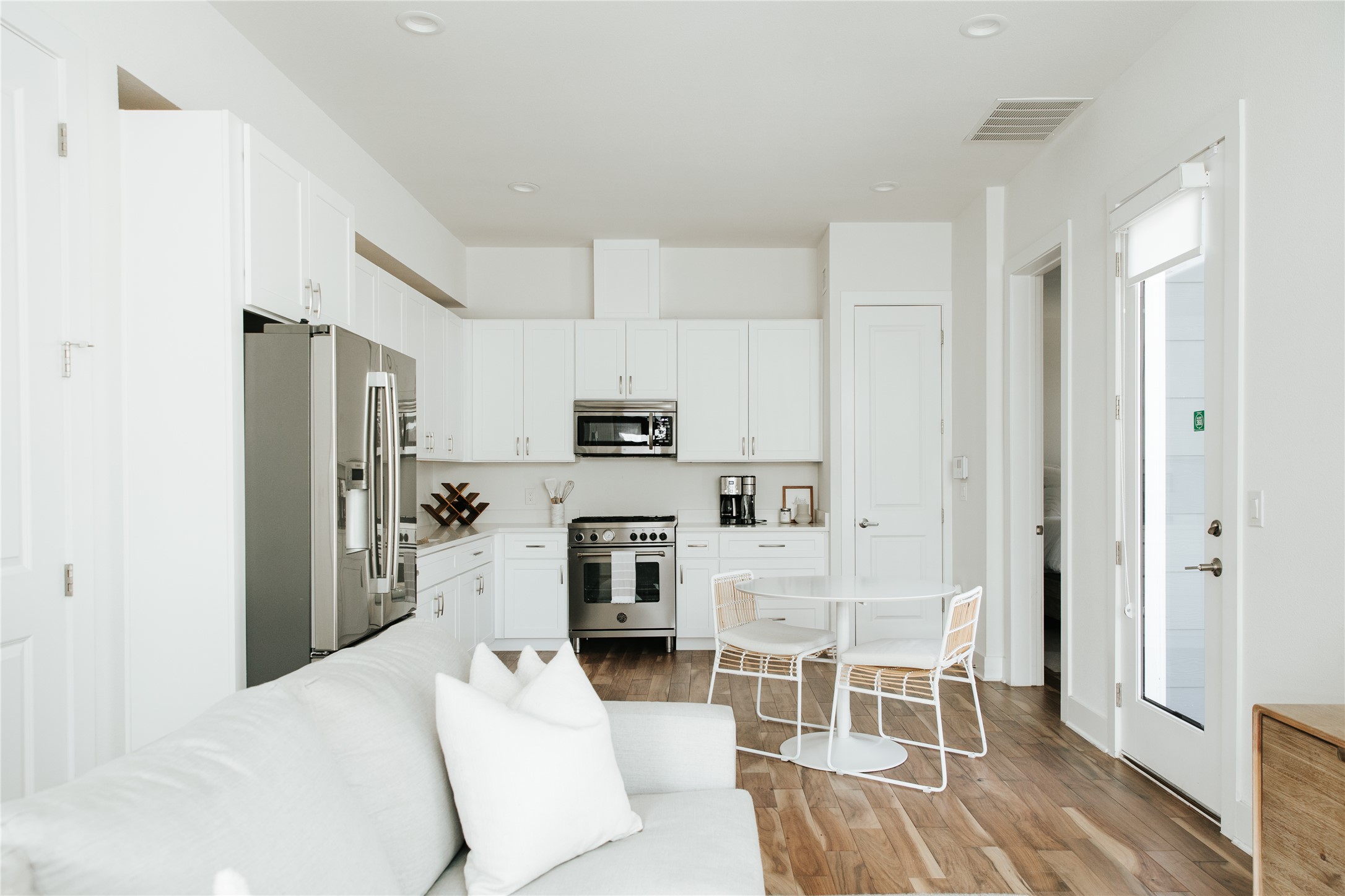 1128 Walton Lane, Unit 2 Austin, TX 78721 - Photo 6 of 30