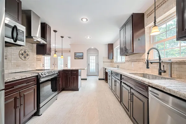 $4,200 | 14127 Britoak Lane, Houston, TX 77079